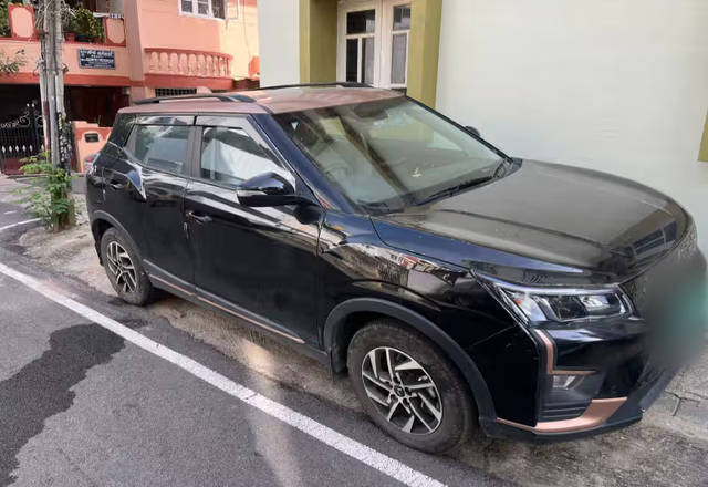 https://images10.gaadi.com/usedcar_image/4564322/original/e2a12c92-5a42-4625-b743-083113c5e554.?imwidth=6401
