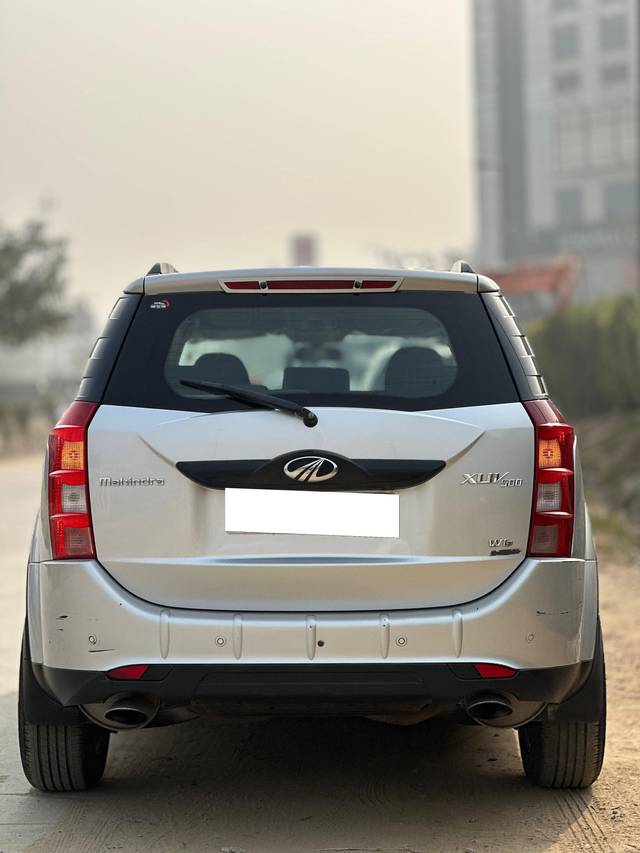 https://images10.gaadi.com/usedcar_image/4564331/original/processed_ac57e2bb4a71533abd70b37dcf358f3d.jpeg?imwidth=6401