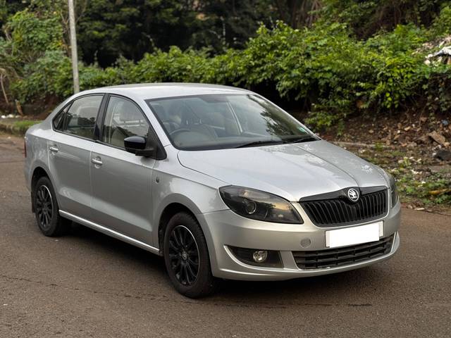 https://images10.gaadi.com/usedcar_image/4564359/original/processed_a9ea4277fbe5786809914baf3502cf95.jpg?imwidth=6400