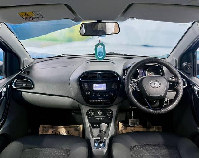 https://images10.gaadi.com/usedcar_image/4564361/original/fa672eed137504b33459e55bf07f5c47.jpg?imwidth=6401