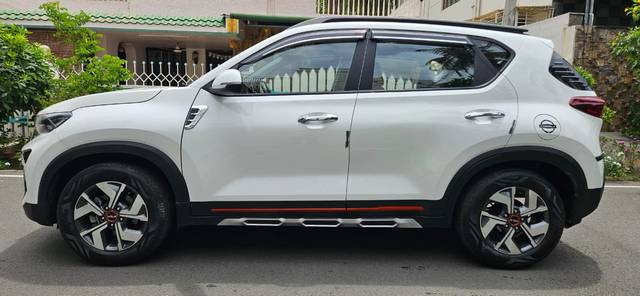 https://images10.gaadi.com/usedcar_image/4564365/original/6e9fbfa6857680249c29102fe814b5f3.jpg?imwidth=6402
