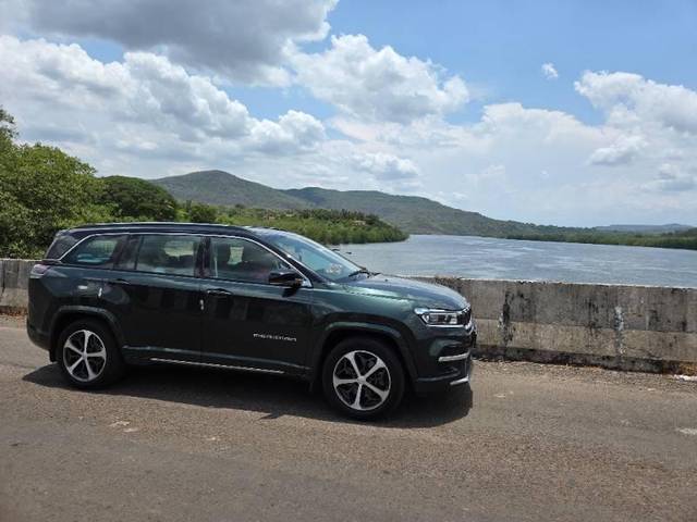 https://images10.gaadi.com/usedcar_image/4564372/original/processed_6cd15e43-e7f8-4612-877e-77f50c1a6b16.jpg?imwidth=6400