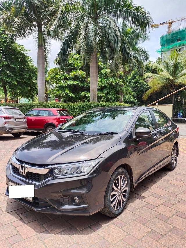 https://images10.gaadi.com/usedcar_image/4564375/original/processed_3a26c36c5187c191fe2da18e9f7eea51.jpg?imwidth=6402