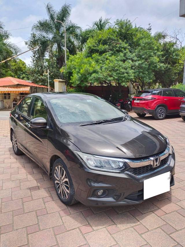 https://images10.gaadi.com/usedcar_image/4564375/original/processed_469c493d9386e596b55581b5c7592257.jpg?imwidth=6400
