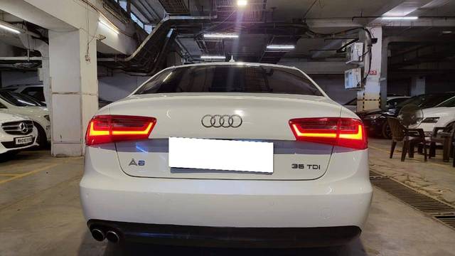 https://images10.gaadi.com/usedcar_image/4564380/original/processed_d090afa43037bfa77c6d971e6a701d6e.jpg?imwidth=6402