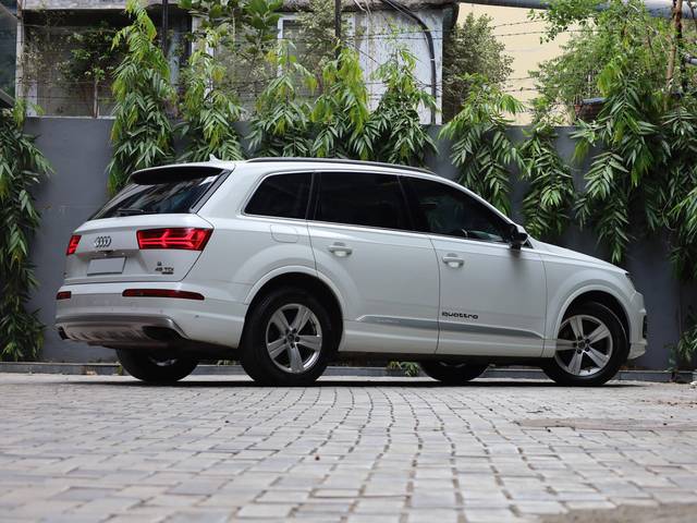 https://images10.gaadi.com/usedcar_image/4564387/original/processed_924c32288bb417391f704e58e8a04d9b.jpg?imwidth=6402