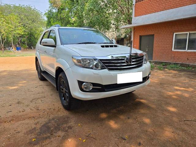 https://images10.gaadi.com/usedcar_image/4564388/original/processed_44bc77b45a895d358d4d0da7874d467b.jpg?imwidth=6400