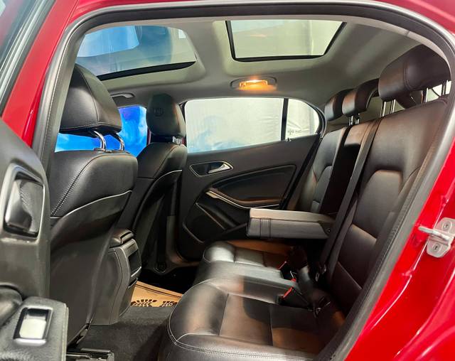 https://images10.gaadi.com/usedcar_image/4564394/original/07879b8daa4354fc3956b94bbe3fb958.jpg?imwidth=6401