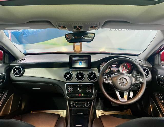https://images10.gaadi.com/usedcar_image/4564394/original/431aea06e63dd625c85940729a605bd5.jpg?imwidth=6402