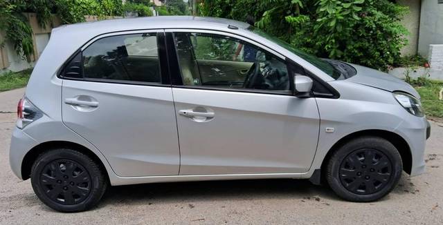 https://images10.gaadi.com/usedcar_image/4564402/original/processed_4a8af40436c7f389cc89b385a189c0f3.jpg?imwidth=6401