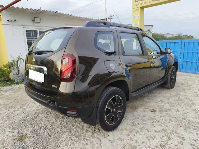 https://images10.gaadi.com/usedcar_image/4564411/original/processed_a4f54adc0b4e1cada51165ef48c6e7e7.jpg?imwidth=6401