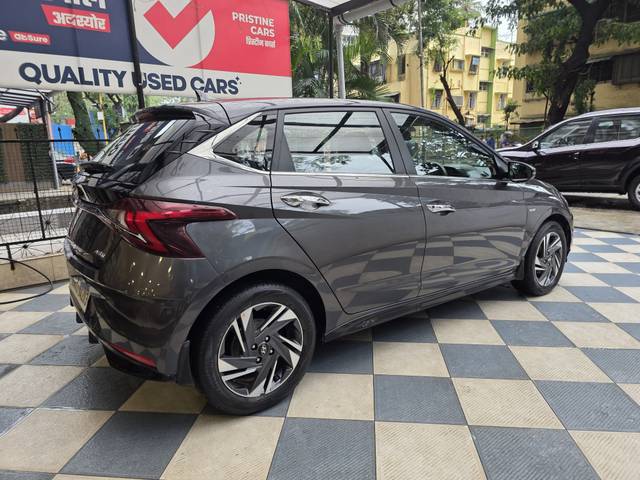 https://images10.gaadi.com/usedcar_image/4564414/original/c0164c56be2f405ad6063468e253c66d.jpg?imwidth=6401