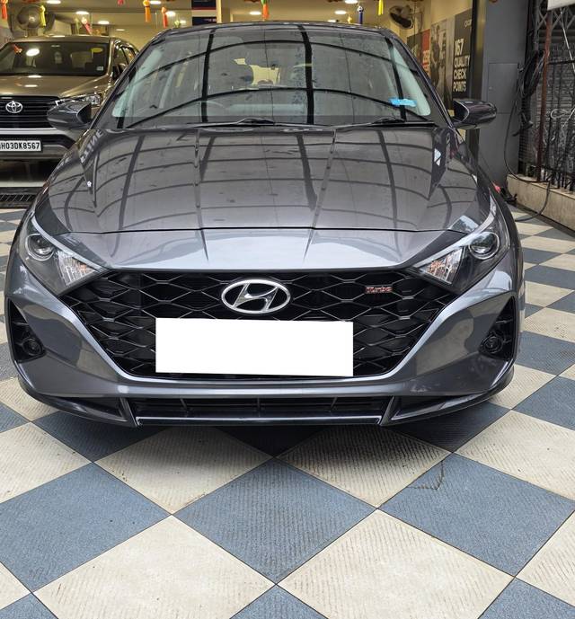 https://images10.gaadi.com/usedcar_image/4564414/original/processed_2962915d6cc570b660a422a6680aa7a9.jpg?imwidth=6400