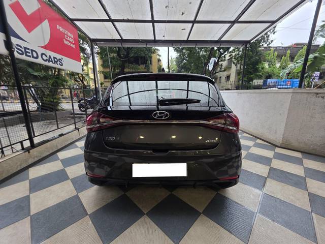 https://images10.gaadi.com/usedcar_image/4564414/original/processed_9979679ece1878935e35b2297b515771.jpg?imwidth=6402