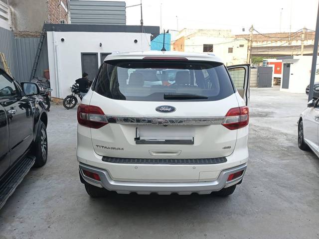 https://images10.gaadi.com/usedcar_image/4564420/original/processed_44b49bb8de594867f6ea3b8f52477961.jpg?imwidth=6401