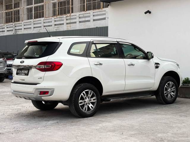 https://images10.gaadi.com/usedcar_image/4564420/original/processed_ea3f485a93786595110fcf44a2bf3273.jpg?imwidth=6401