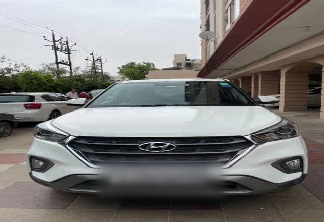 https://images10.gaadi.com/usedcar_image/4564461/original/bf572ae6-ff5a-4fac-a128-dc90d4fe1183.?imwidth=6400