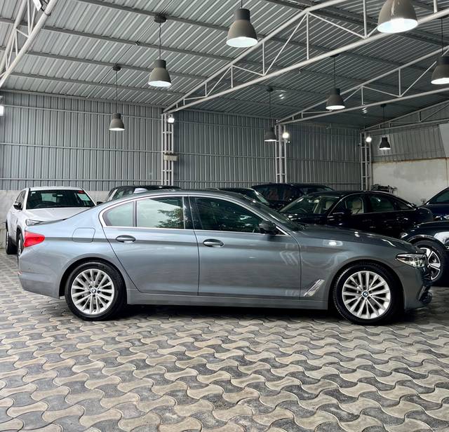 https://images10.gaadi.com/usedcar_image/4564489/original/8fc615be9cc4fe752a0aa2c2ea3dd996.jpg?imwidth=6401