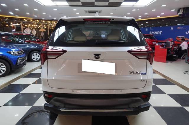 https://images10.gaadi.com/usedcar_image/4564501/original/processed_b4767a3c1fd561389b0e819a6e688e18.jpg?imwidth=6402