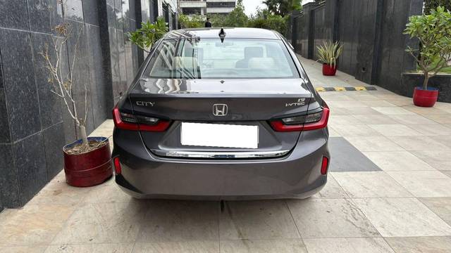 https://images10.gaadi.com/usedcar_image/4564506/original/processed_2b8be0b29da9de10f5841c53ff4f09e3.jpg?imwidth=6402