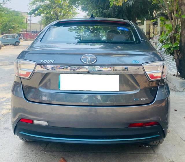 https://images10.gaadi.com/usedcar_image/4564538/original/processed_c0b84b134f4b35160612fe69295a2a74.jpeg?imwidth=6401