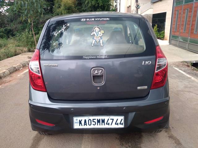 https://images10.gaadi.com/usedcar_image/4564541/original/processed_5518f7878c801ae84e3e00b10c14a917.jpg?imwidth=6402