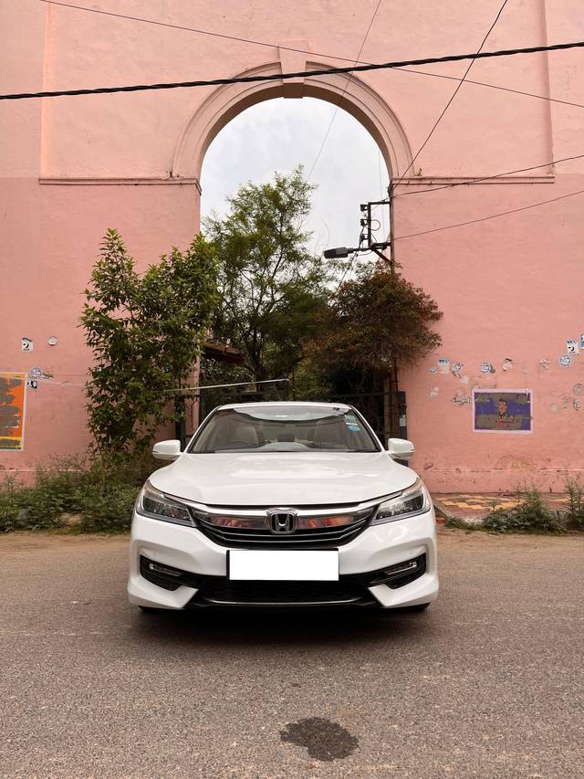 https://images10.gaadi.com/usedcar_image/4564542/original/processed_c5dc87cb-4f4f-4312-b063-dc137d3e894c.jpg?imwidth=6400