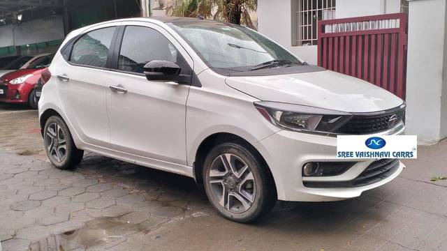 https://images10.gaadi.com/usedcar_image/4564544/original/processed_49d09a534f161033e85c436dd8498fb9.jpg?imwidth=6400