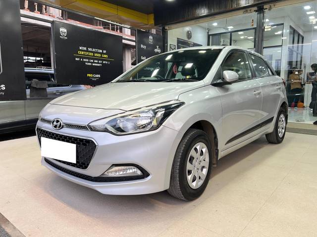 https://images10.gaadi.com/usedcar_image/4564561/original/processed_c1d073f4d7f60f92068026e0768009cb.jpg?imwidth=6400