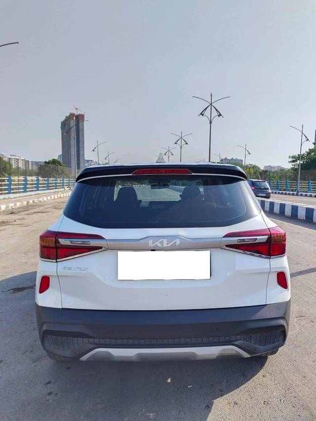 https://images10.gaadi.com/usedcar_image/4564573/original/processed_d34e20e74f332ef3651c7b1f6ed6fba7.jpg?imwidth=6402