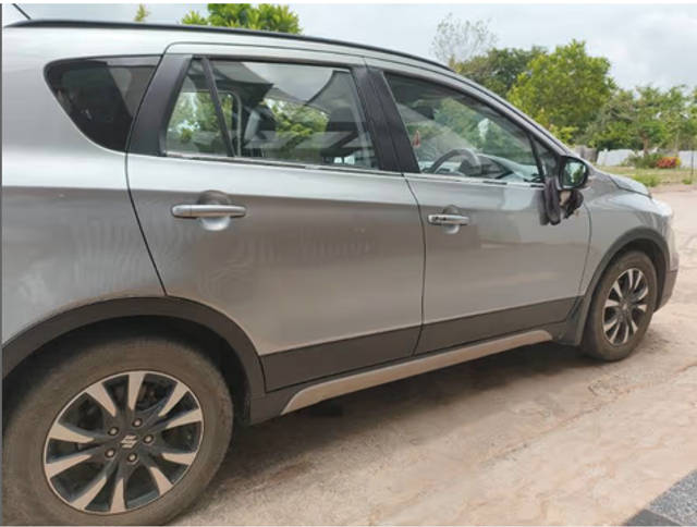 https://images10.gaadi.com/usedcar_image/4564605/original/effc89fc-a354-47fc-93ae-96eb669d5775.png?imwidth=6400