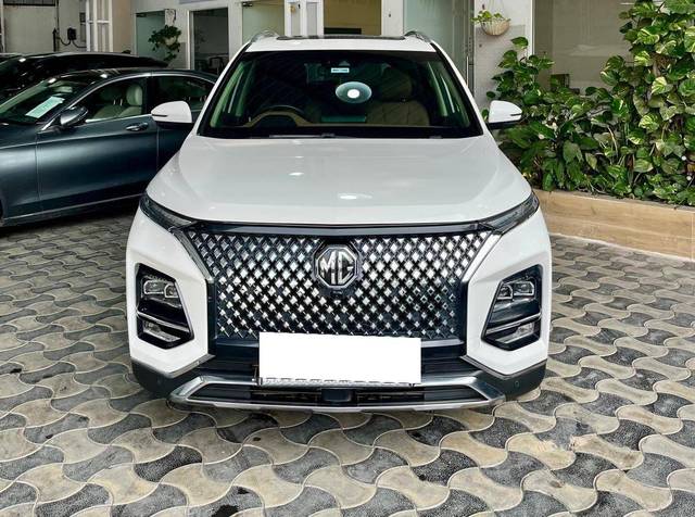 https://images10.gaadi.com/usedcar_image/4564626/original/processed_37bcd09b4e37380fa5290c676f79e6b5.jpg?imwidth=6402