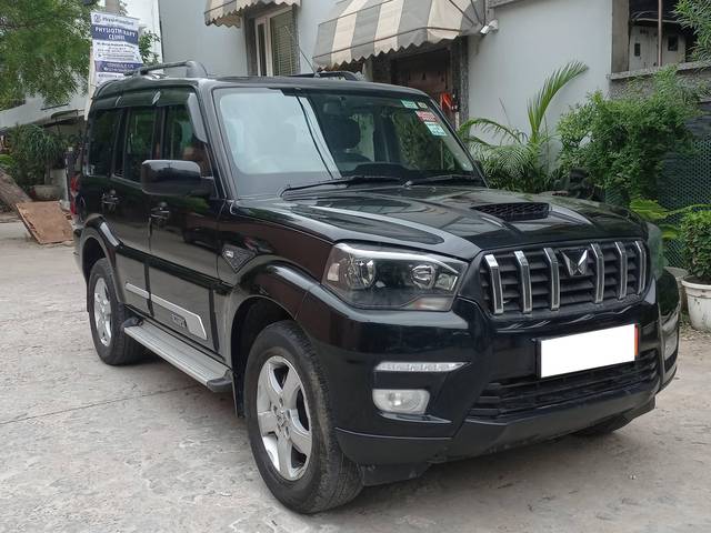 https://images10.gaadi.com/usedcar_image/4564630/original/processed_82406e56918201893acace3665450527.jpg?imwidth=6400