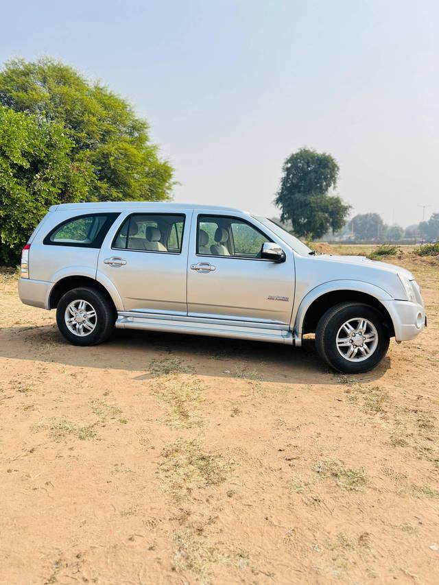 https://images10.gaadi.com/usedcar_image/4564636/original/processed_a1ef922d46a0326a3415669863db93ee.jpeg?imwidth=6402