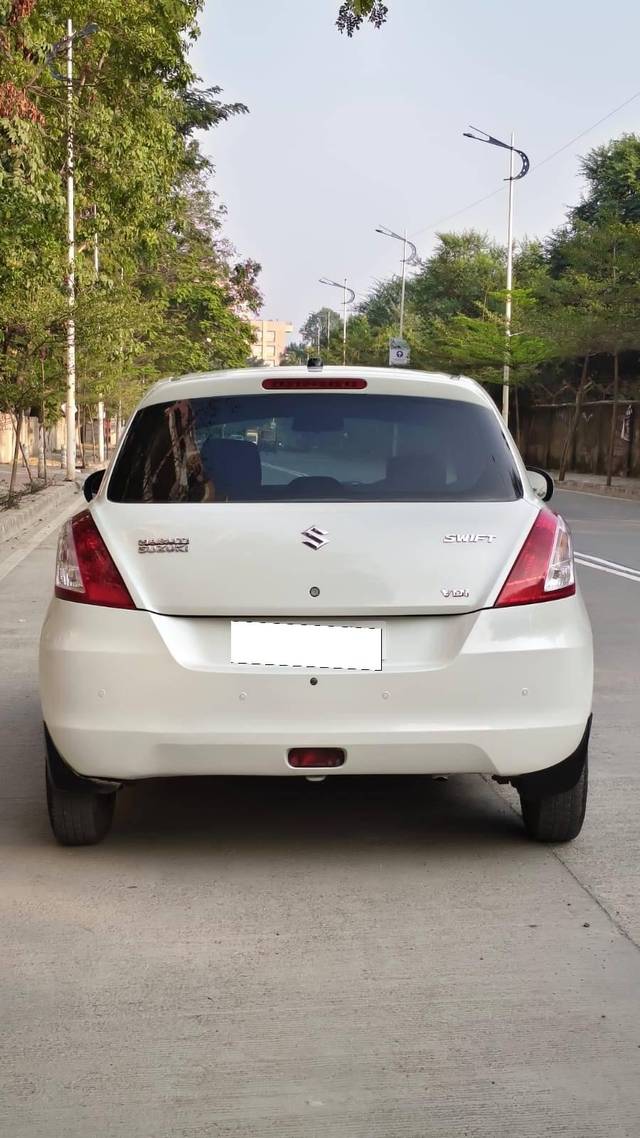 https://images10.gaadi.com/usedcar_image/4564647/original/processed_c618b49fe584b4ee16c39c93e42da583.jpg?imwidth=6402