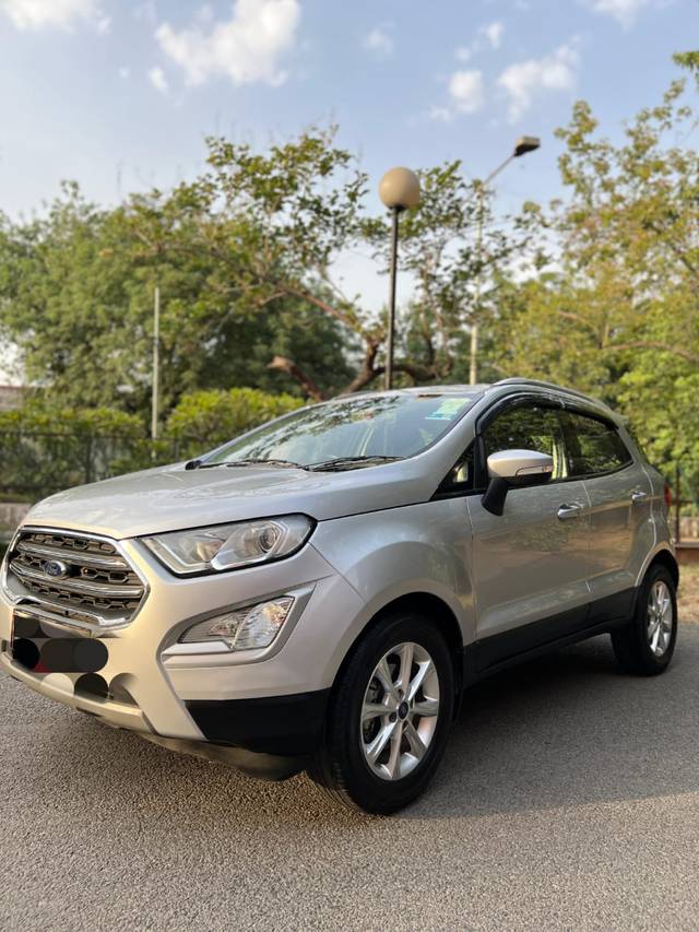 https://images10.gaadi.com/usedcar_image/4564648/original/7326503349dd75cdb2743588530f0e28.jpg?imwidth=6402