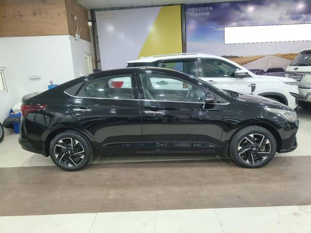 https://images10.gaadi.com/usedcar_image/4564657/original/processed_6ee66e0595128772302ddacabe825824.jpg?imwidth=6401