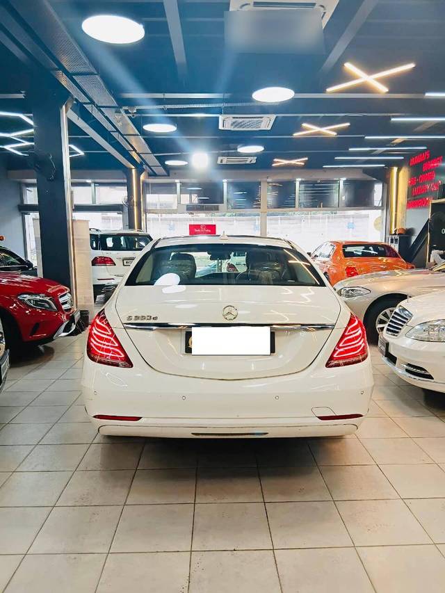 https://images10.gaadi.com/usedcar_image/4564663/original/processed_99f3a8889e57124bc97a0adc59725279.jpg?imwidth=6401
