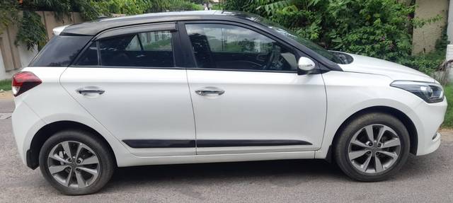https://images10.gaadi.com/usedcar_image/4564667/original/94d59c17db42ea8ce78578915172295d.jpg?imwidth=6401