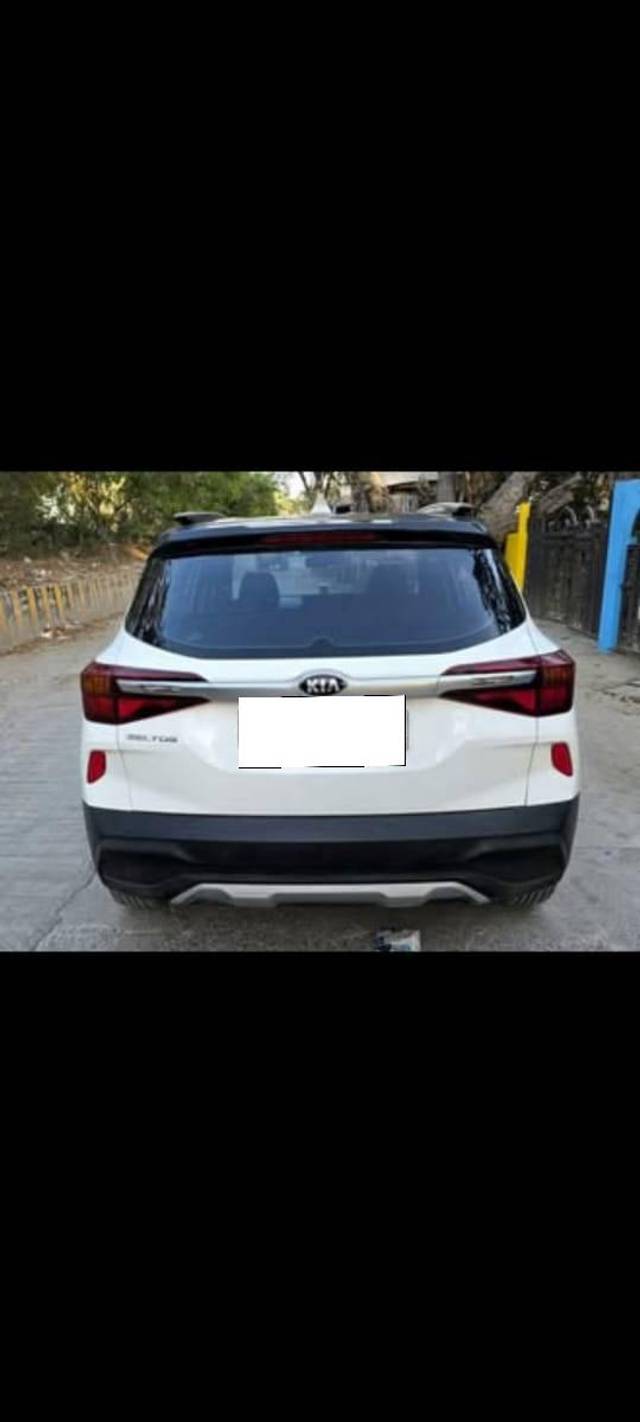 https://images10.gaadi.com/usedcar_image/4564669/original/processed_a6fc11e3be7b3f7921c48cb5b2a3ba42.jpeg?imwidth=6401