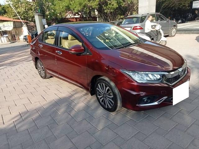 https://images10.gaadi.com/usedcar_image/4564681/original/processed_0471a656dc935accd5daeec3a23a1174.jpg?imwidth=6400