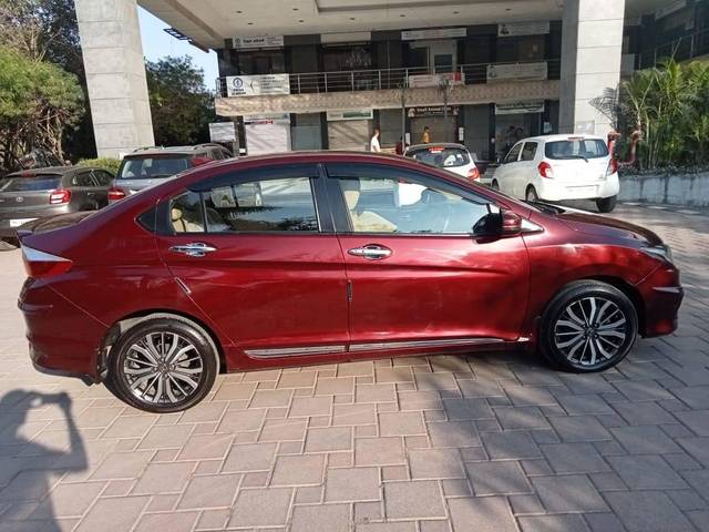 https://images10.gaadi.com/usedcar_image/4564681/original/processed_cd8f9bf378cdb0a79c767f7912fd30d6.jpg?imwidth=6401