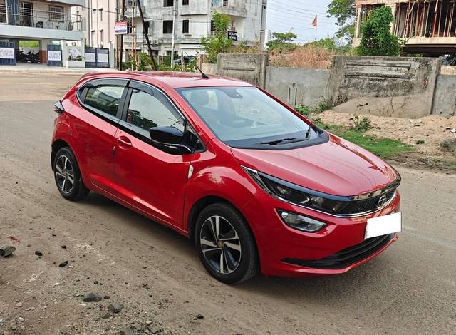 https://images10.gaadi.com/usedcar_image/4564688/original/processed_0e431debeb62b09fc06424ad39acb2bf.jpg?imwidth=6400