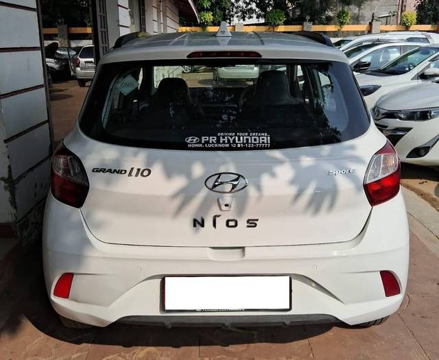 https://images10.gaadi.com/usedcar_image/4564689/original/processed_b7e92da7eeb76539aa5dbda5257a8401.jpg?imwidth=6402