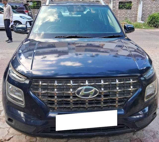https://images10.gaadi.com/usedcar_image/4564698/original/processed_c653a08ae92e44ceaab2e265612bf9c4.jpg?imwidth=6400