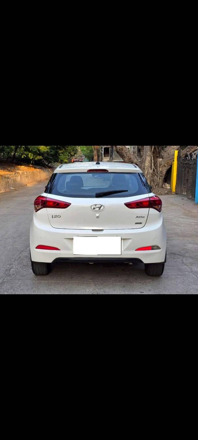 https://images10.gaadi.com/usedcar_image/4564718/original/processed_fcd4d9a35dc658a90eda805ab4d3e3aa.jpeg?imwidth=6401