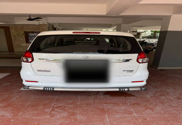 https://images10.gaadi.com/usedcar_image/4564764/original/0d8a5007-cbf5-469c-83ac-d4a85e84f20c.?imwidth=6401
