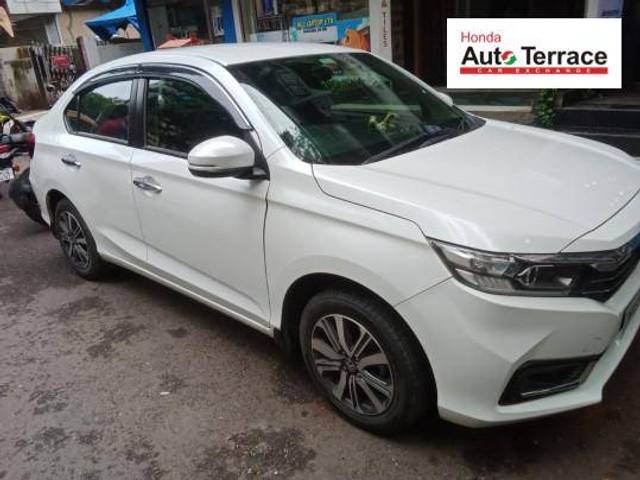https://images10.gaadi.com/usedcar_image/4564771/original/93193485538fdad7de0ee4f23a7c6383.jpeg?imwidth=6400