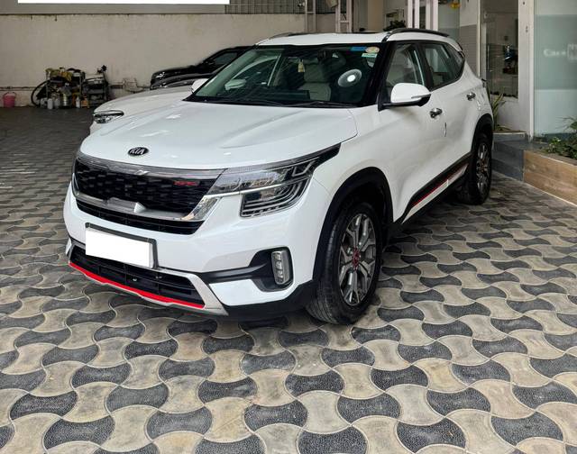 https://images10.gaadi.com/usedcar_image/4564775/original/processed_5a566bb63427d5dd65aaa5128bcc45fe.jpg?imwidth=6400