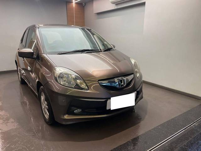 https://images10.gaadi.com/usedcar_image/4564776/original/processed_ce9da64ee225bbc7b54835317b8c79d3.jpeg?imwidth=6401